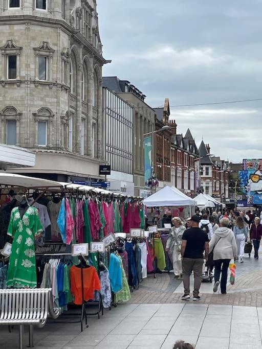Nero View, Southend City High Street Exterior foto